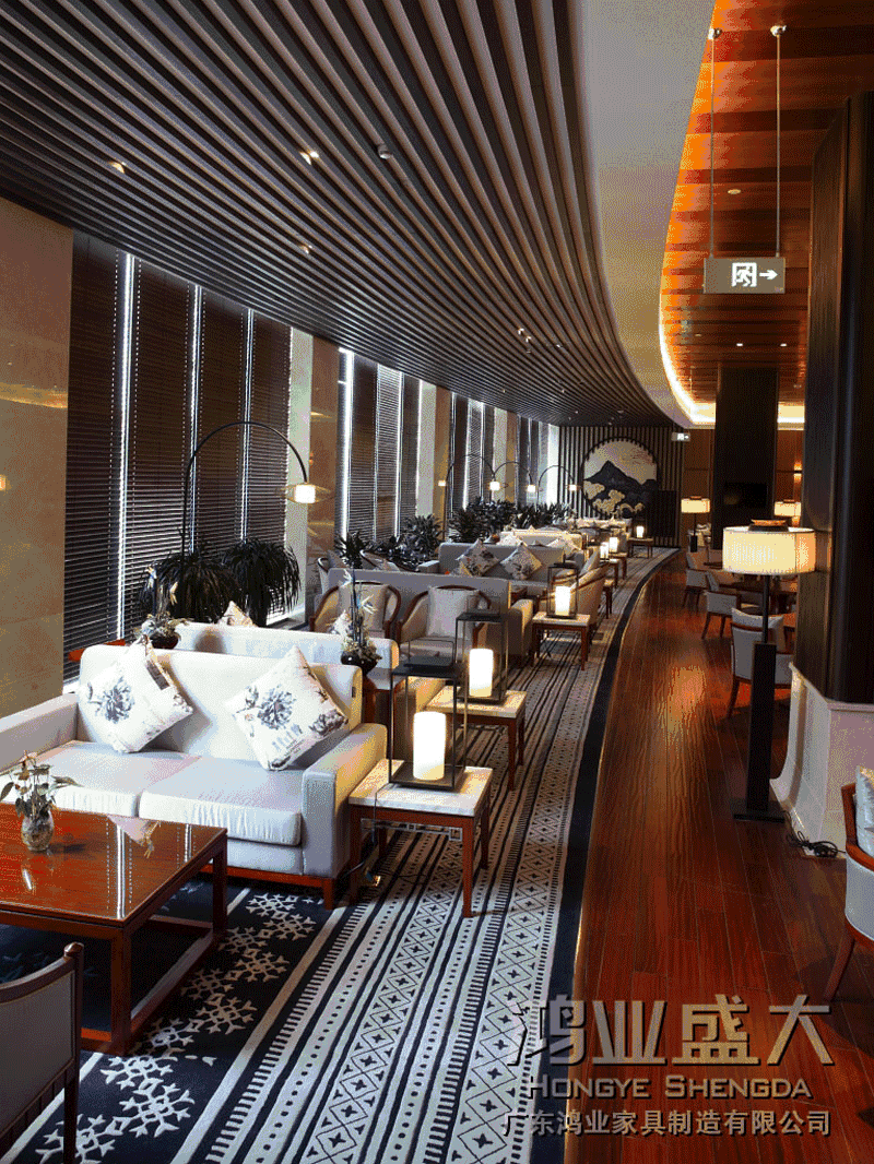 兼具硬朗的陽剛之氣與柔和甜美之風(fēng)，良好質(zhì)感，質(zhì)地堅(jiān)實(shí)