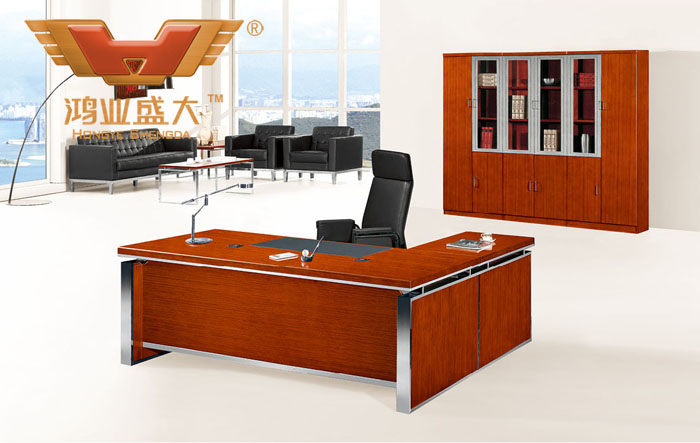 千萬不要拿到太陽底下去曝曬，一般的木質家具曬后會產(chǎn)生熱漲冷縮的現(xiàn)象，有些地方因而龜裂、變形，