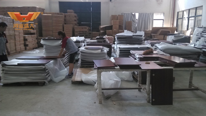    小編也在半個(gè)月前跟蹤拍攝了陜西某政府的車(chē)間包裝現(xiàn)場(chǎng)