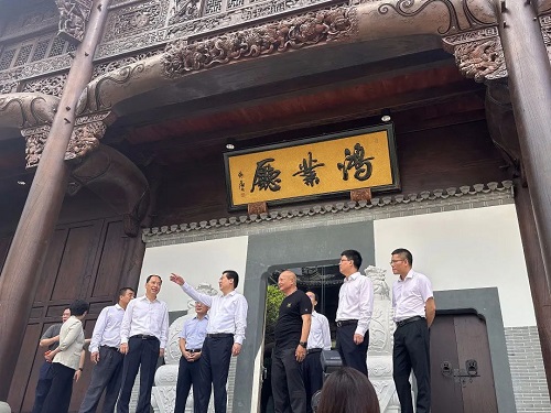 廣東省人大黨組領(lǐng)導(dǎo)調(diào)研鴻業(yè)集團(tuán)鴻園文旅項(xiàng)目，聚焦法治保障貢獻(xiàn)人大力量